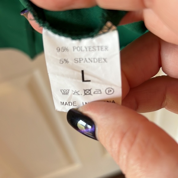 Gorgeous green top - Picture 2 of 5